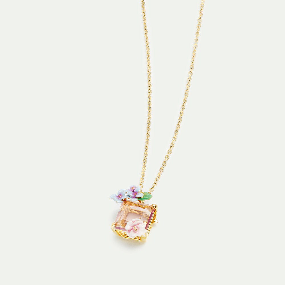 蜥蜴がのぞく、ペールピンククリスタルの紫陽花ネックレス – PLAISIR TOKYO