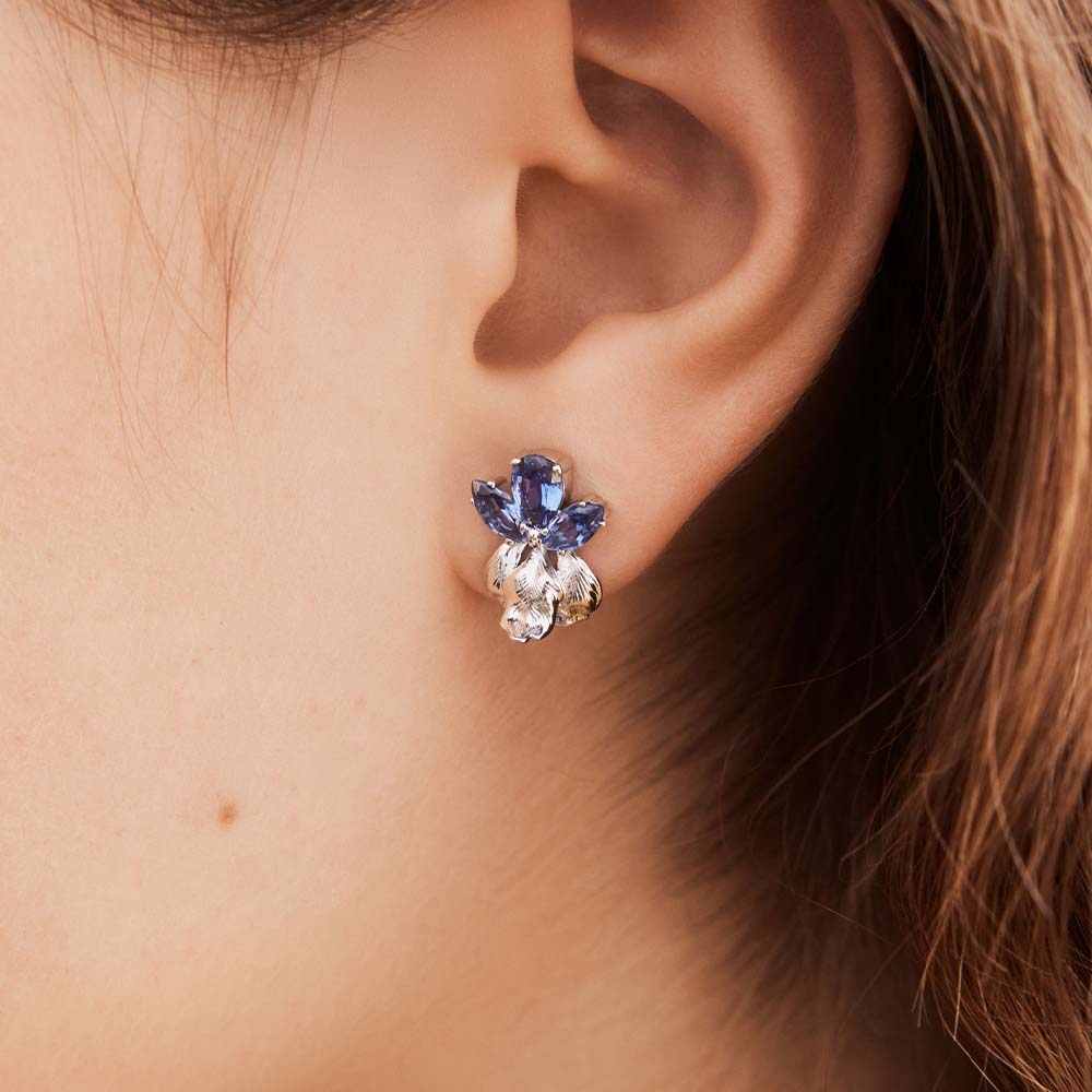 アイリス（シルバー）とブルーストーンのピアス – PLAISIR TOKYO