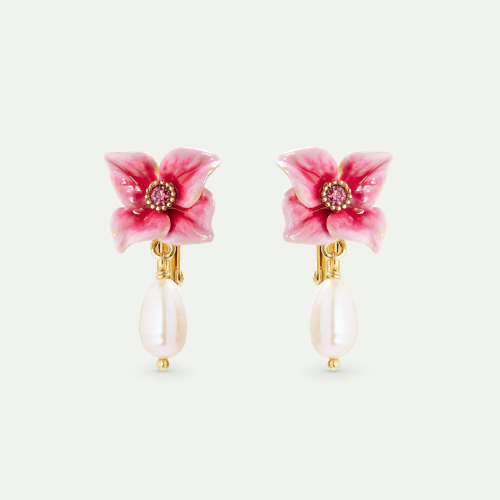 ピンク花とパールのゴールドイヤリング ピンクの紫陽花と淡水パールのイヤリング – PLAISIR TOKYO